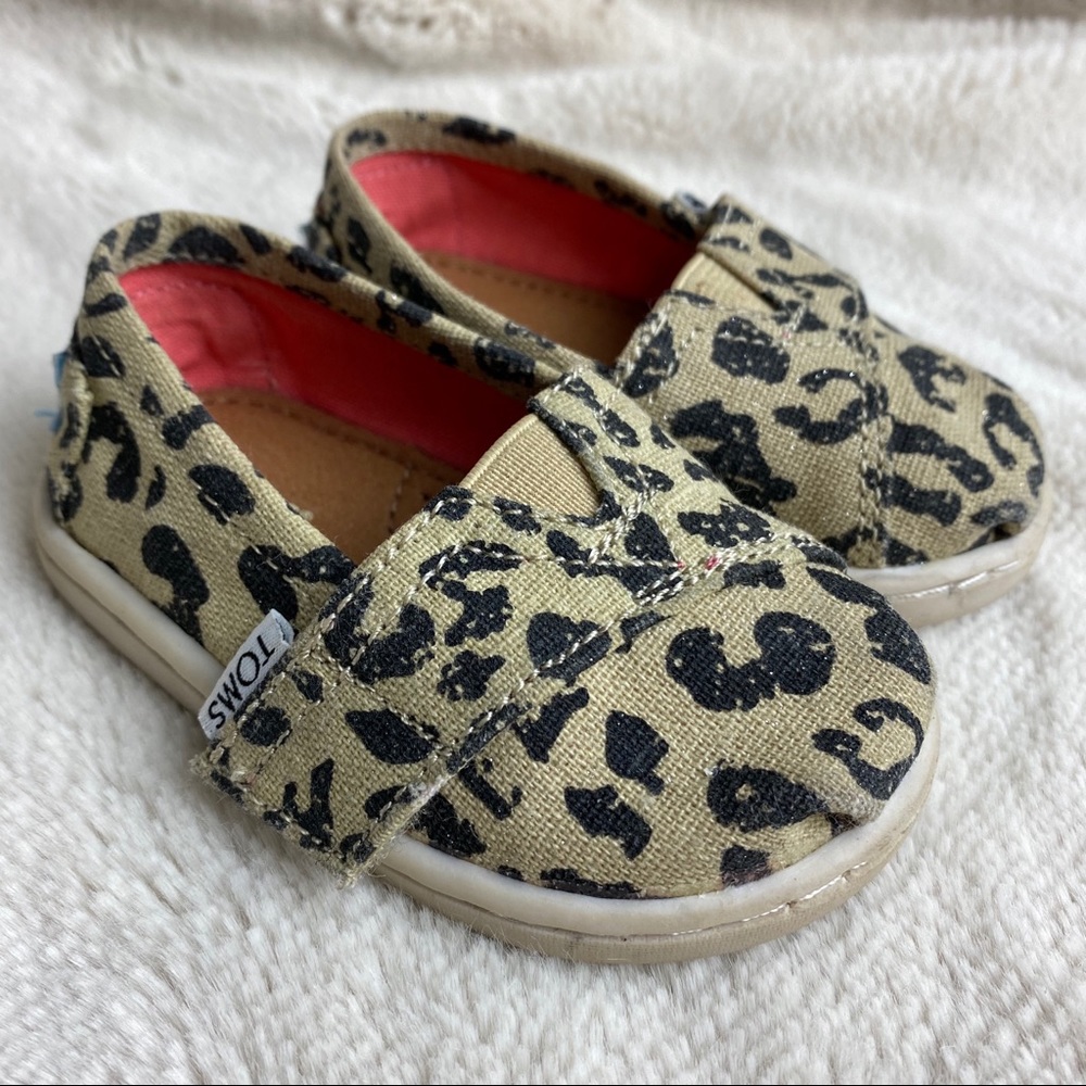 TOMS leopard baby shoe